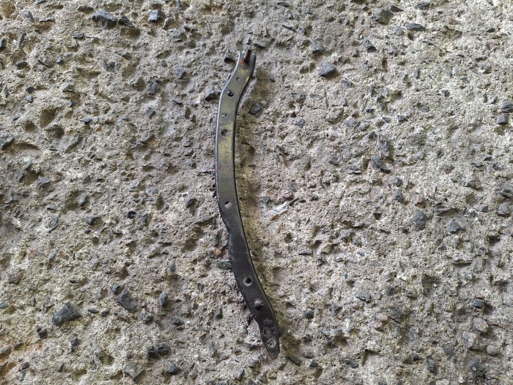 C35 ローレル リアバンパー取付ステー(右側)85220 5L300 R No.5拍卖