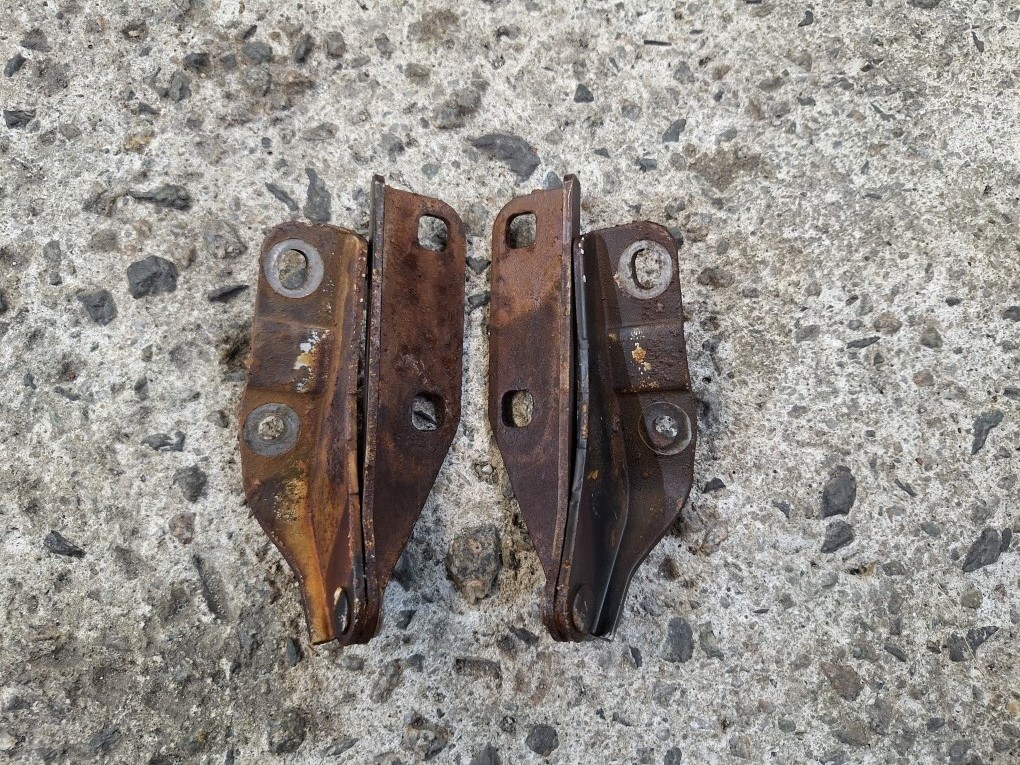 C33 ローレル ボンネットヒンジ No.31拍卖