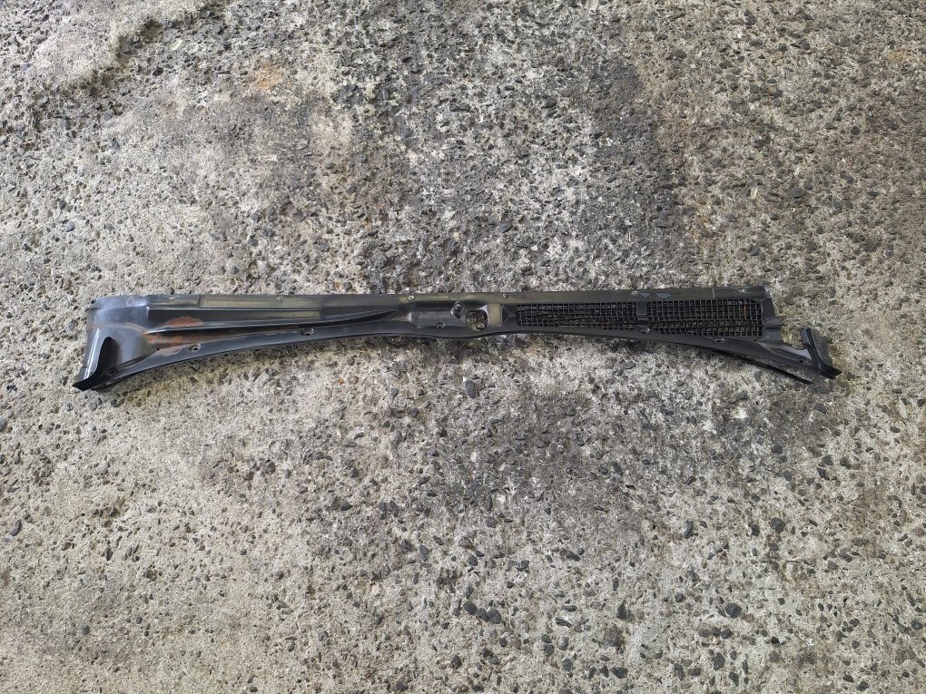 C33 ローレル フロントワイパー下部パネル No.31拍卖