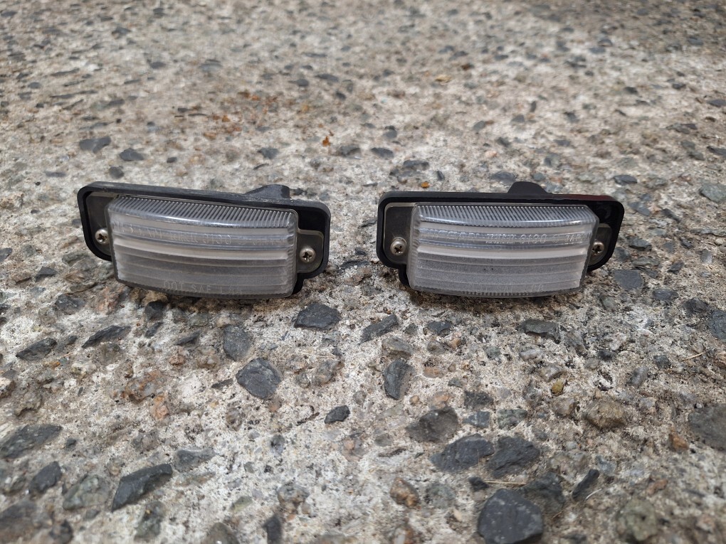 C33 ローレル リアナンバー灯 No.31拍卖