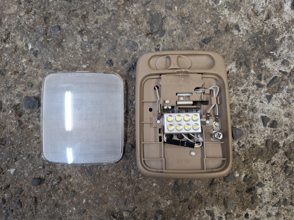 C33 ローレル 純正室内灯 No.31拍卖