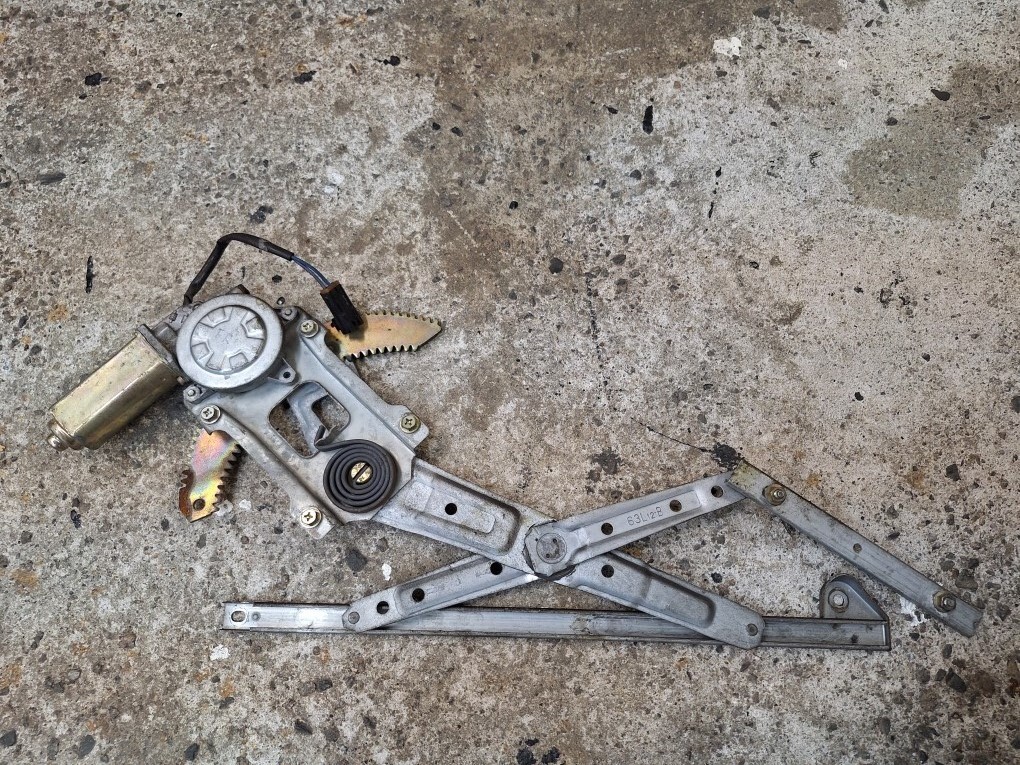 C33 ローレル パワーウインドウレギュレター、モーター(フロント右側)No.31拍卖