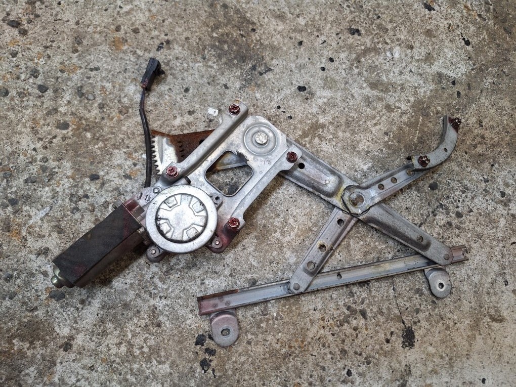 C33 ローレル パワーウインドウレギュレター、モーター(リア左側)No.31拍卖