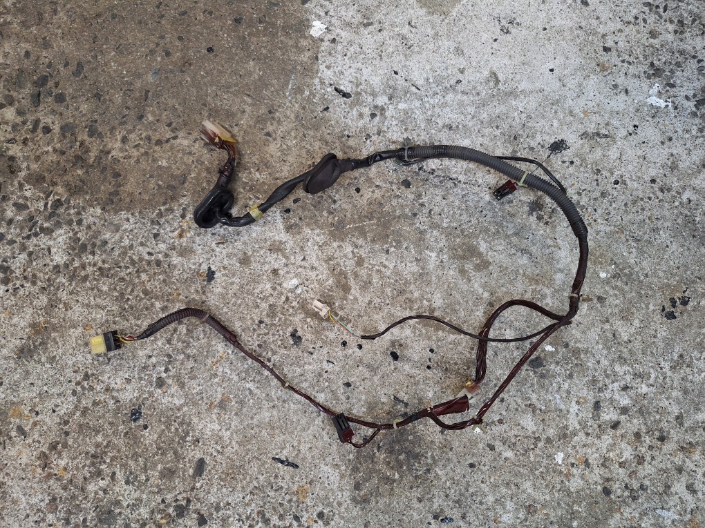 C33 ローレル リア右側ドア内ハーネス No.31拍卖