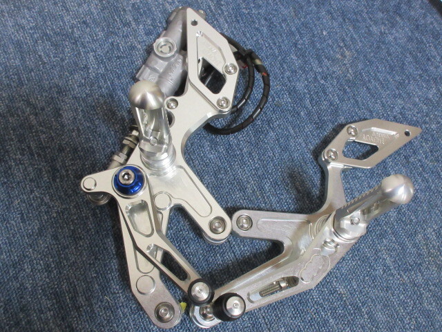 YZF-R1 09 14B NISSINタンク一体式ブレーキマスター付バックステップ拍卖