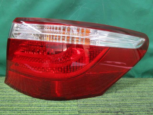 レクサス LS DBA-USF40 右テールランプ LS460 バージョンC 81550-50170【岐阜発】拍卖