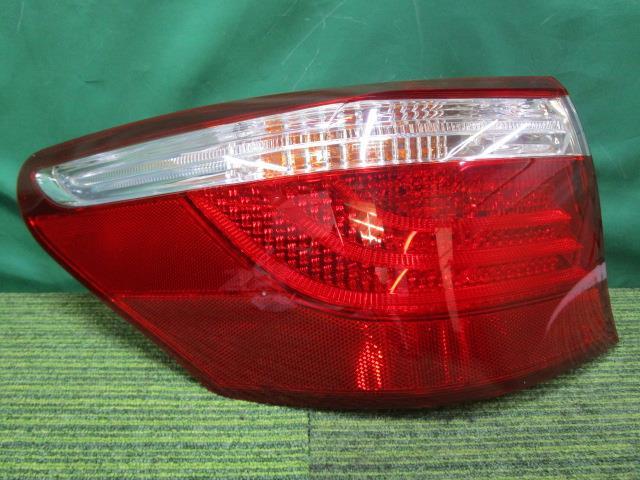 レクサス LS DBA-USF40 左テールランプ LS460 バージョンC 81561-50170【岐阜発】拍卖