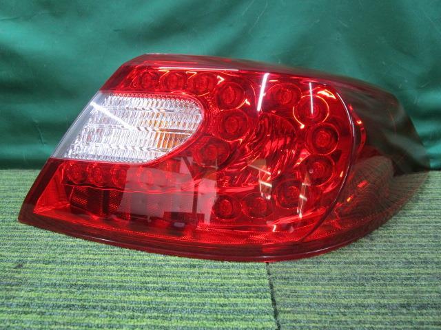 フーガ DAA-HY51 右テールランプ ハイブリッド VIPパッケージ 26550-1ME0A【岐阜発】拍卖