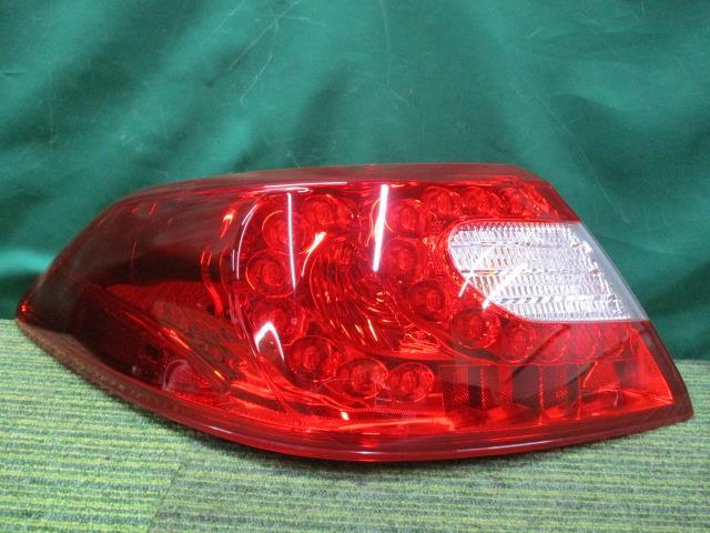 フーガ DBA-KY51 左テールランプ 370GT タイプS 26555-1ME0A【岐阜発】拍卖