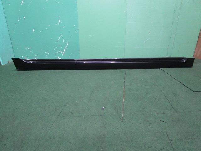 プリウス DAA-ZVW30 右サイドステップ S 75850-47010-C0【岐阜発】拍卖