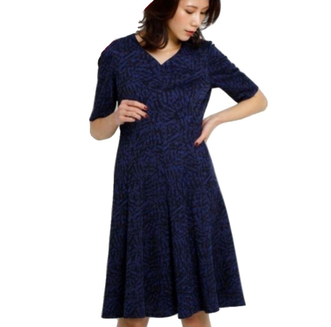 クードシャンス 360°シリーズワンピース ジャガード風半袖ストレッチワンピース拍卖