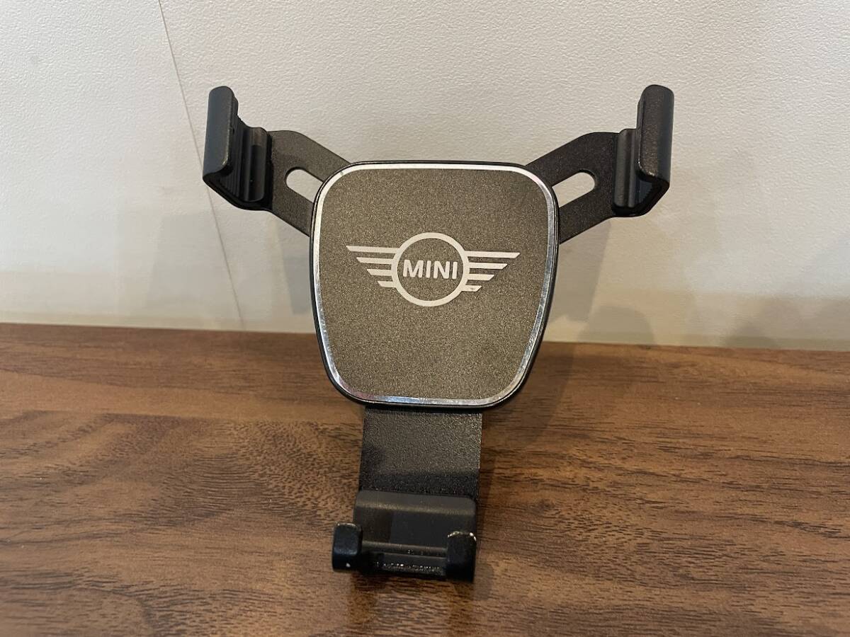 ◆ MINI ロゴ入り 車用 スマートフォンホルダー スマホホルダー 中古品 ◆拍卖