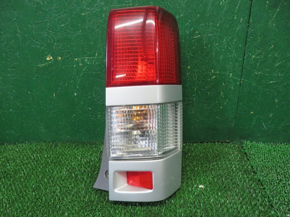 『psi』 マツダ SGEW ボンゴフレンディ 右テールランプ スタンレー P0272 H11年式拍卖