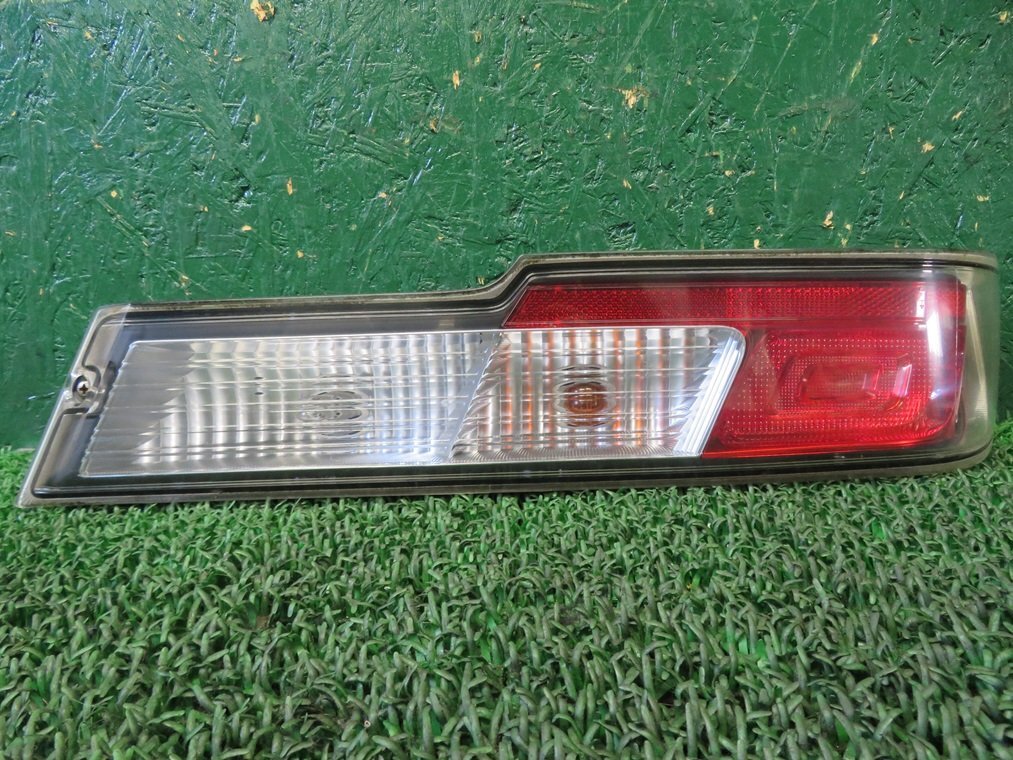 『psi』 ダイハツ S321V ハイゼット 右テールランプ コイト 220-6906C H30年式拍卖