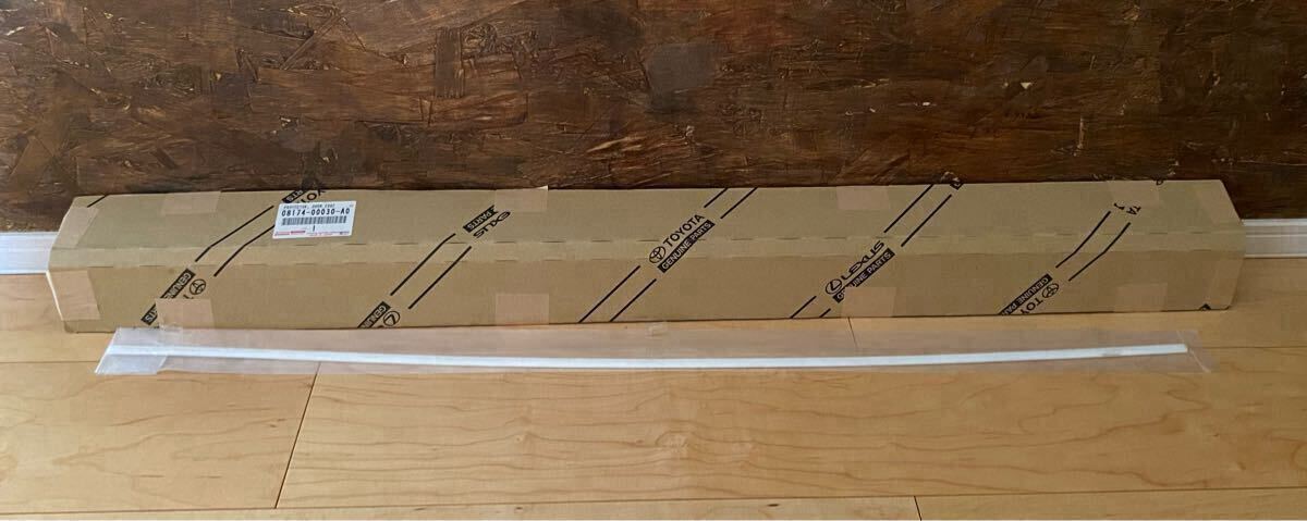 トヨタ純正部品*ドアエッジプロテクター*ホワイト*08174-00030-A0*新品未使用品*1本拍卖