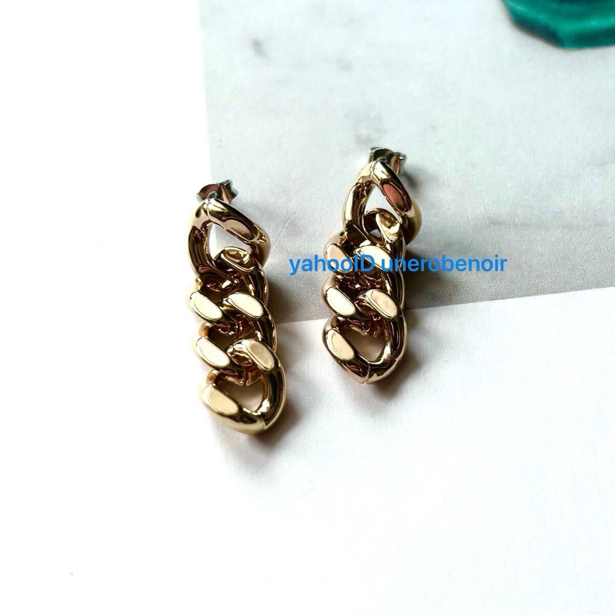 新品 トゥモローランド TOMORROW LAND ゴールドチェーンピアス ゴールドピアス アクセサリー 両耳用 拍卖