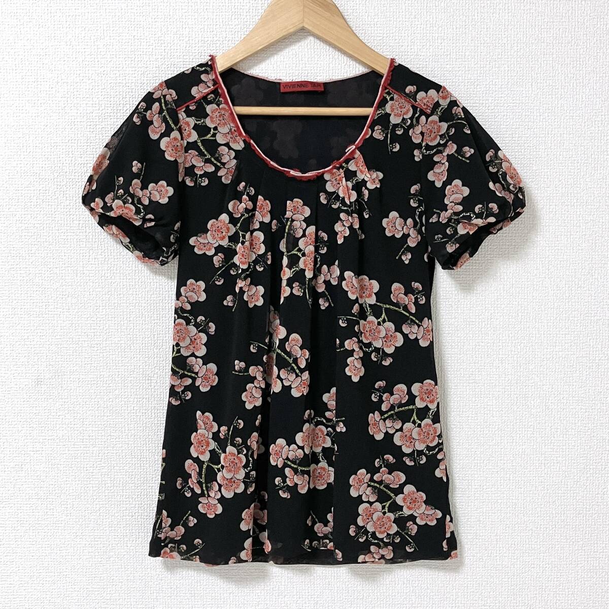 VIVIENNE TAM Chinese Flower painting mesh パワーネット 花柄 パフスリーブ カットソー 黒 ヴィヴィアンタム ブラウス archive 5050443拍卖
