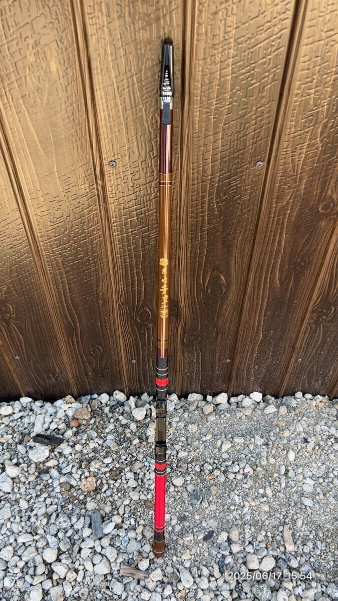 魚心観 硬調 チヌ 390 日本製 磯竿(チヌ竿)振り出しビニールケース、ウキ付き MADE IN JAPAN 3.75m 釣り竿拍卖