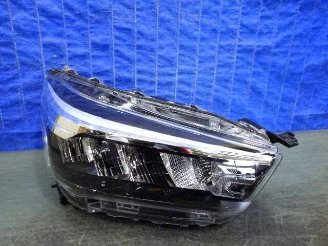 1270 ライズ A200A A210A 右ライト LED 1990 81110 B1431 LE ロッキー A200S A210S 美品拍卖