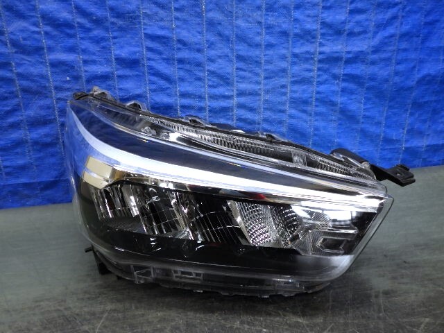 3081 ライズ A200A A210A 右ライト LED 1990 81110 B1431 LE ロッキー A200S A210S 美品拍卖