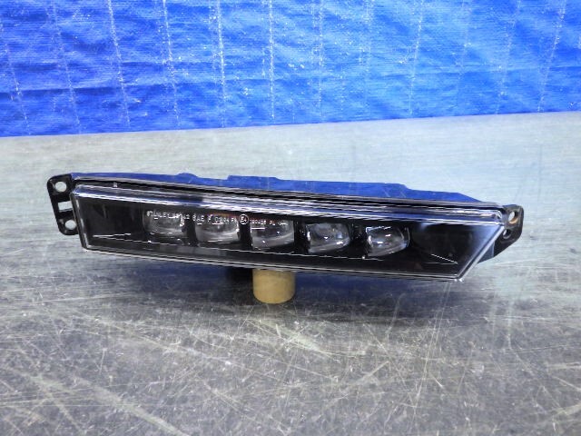 K1193 ステップワゴンスパーダ RP3 RP4 RP5 後期 右フォグ LED W3742 ヴェゼル RV3 RV4 RV5 RV6 CR-V RW1 RW2 美品拍卖