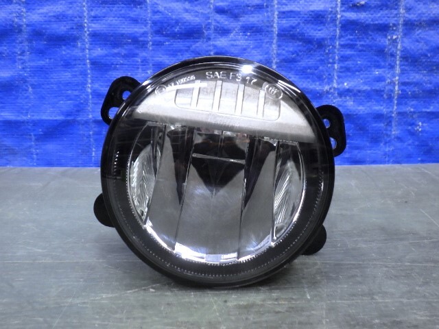 K833 ジープ ラングラー JL フォグ LED LAM815557-2 68307273AE 左右共通 美品拍卖