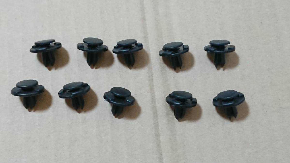 スズキクリップ プッシュリベット 100個 フェンダライナー バンパー グリル タイヤハウス サイドステップ 純正品番 09409-07340互換拍卖