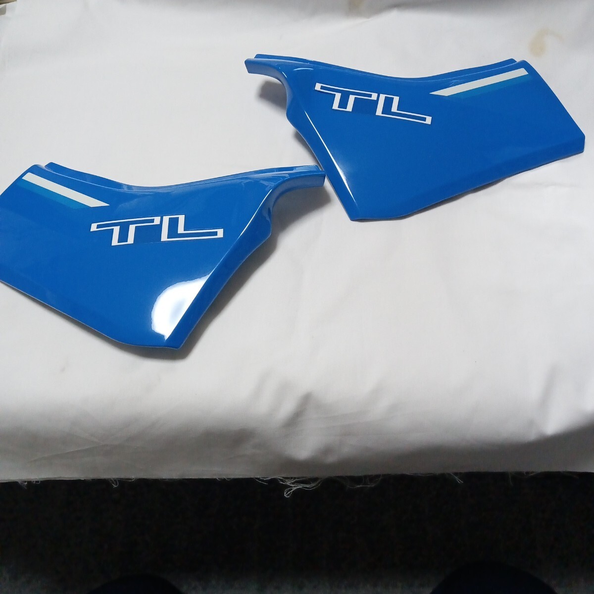 TL125・ペガサスサイドカバー左右pp素材似で製作拍卖