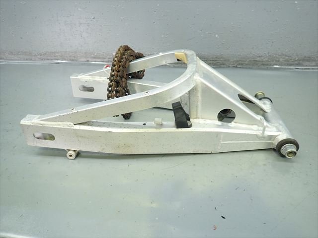 β250526-3 スズキ GSX-R250R GSXR GJ73A (H元年式) 絶版! 純正 スイングアーム 曲り無し!チェーン付き!拍卖