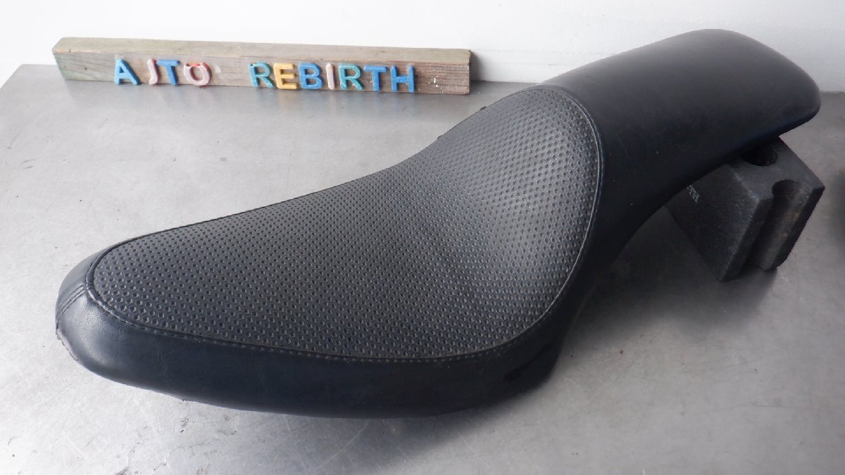 希少!ハーレー☆アイアンショベル☆1957~1978☆ラペラ☆ビンテージシート☆シルエットシート☆カスタムシート拍卖