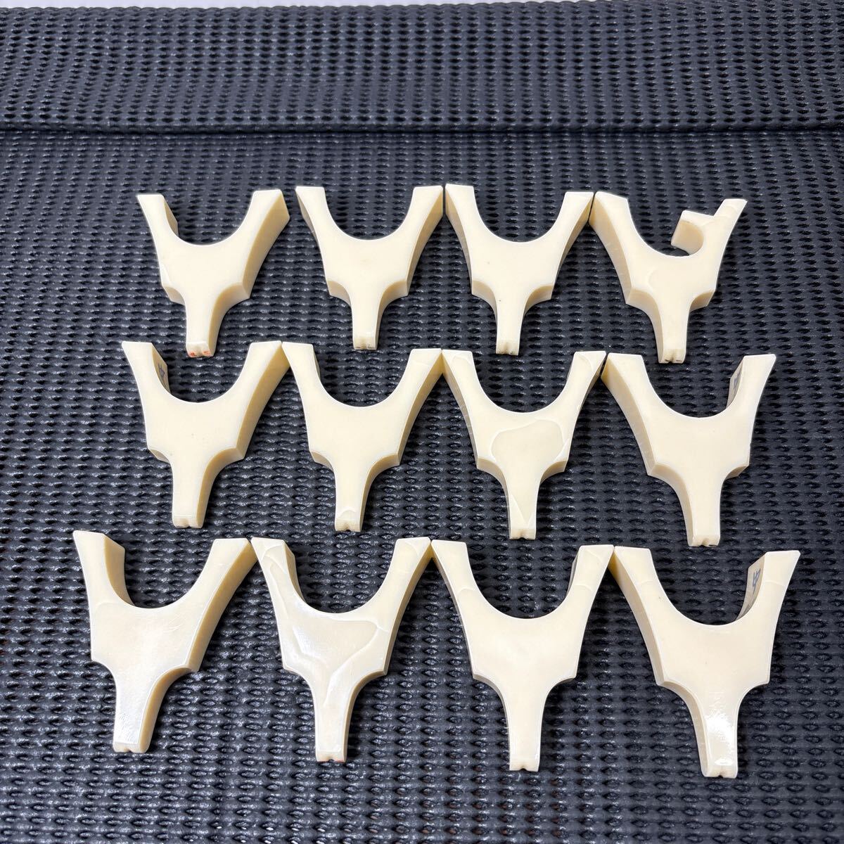 ★大阪/店舗受け取り可★琴柱 12個まとめて お琴じ 和楽器 ことじ お柱 琴小物 アクセサリー★拍卖