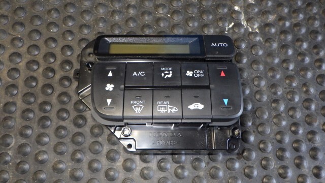 N-BOXスラッシュ DBA-JF2 A/Cスイッチパネル拍卖