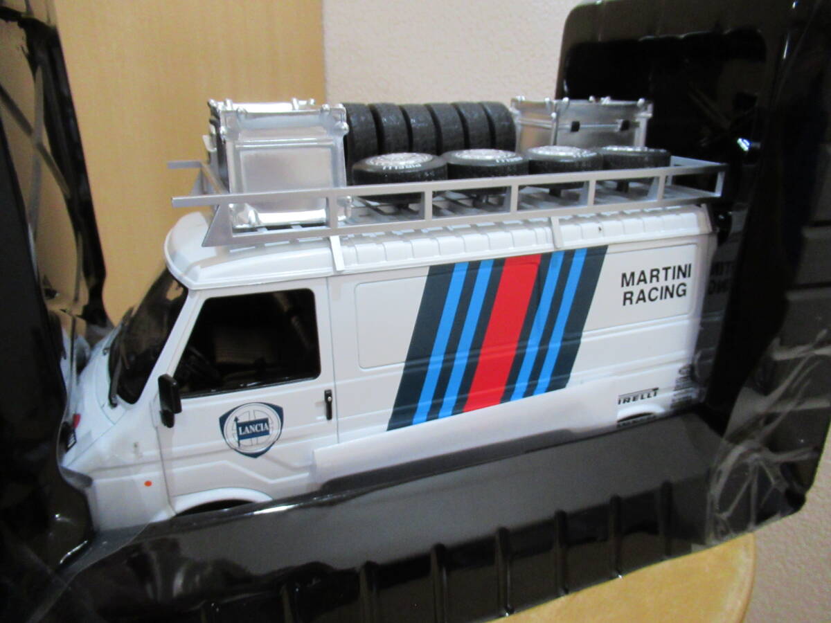 ★イクソ IXO MODELS 1/18 フィアット 242 1986 マルティ二 ラリーチーム★拍卖