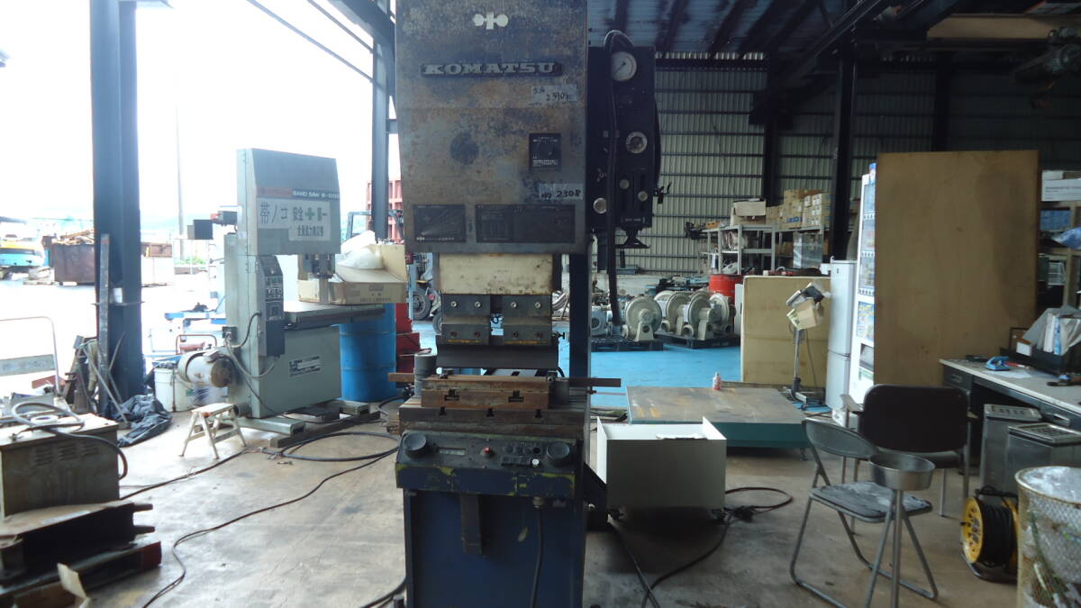 油谷 №2308 コマツ 30トン プレス機 C型油圧プレス プレスブレーキ 曲幅415㎜ 曲げ機 中古 鉄工 薄板加工機 パンチダイ万能プレス機 小型拍卖