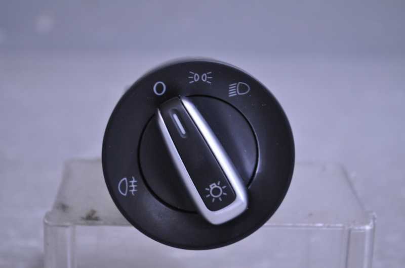 フォルクスワーゲン ポロ TSI 前期(6RCBZ) 純正 破損無 取付OK 動作保証 ライトスイッチ TC4 6R0941531F k090811拍卖