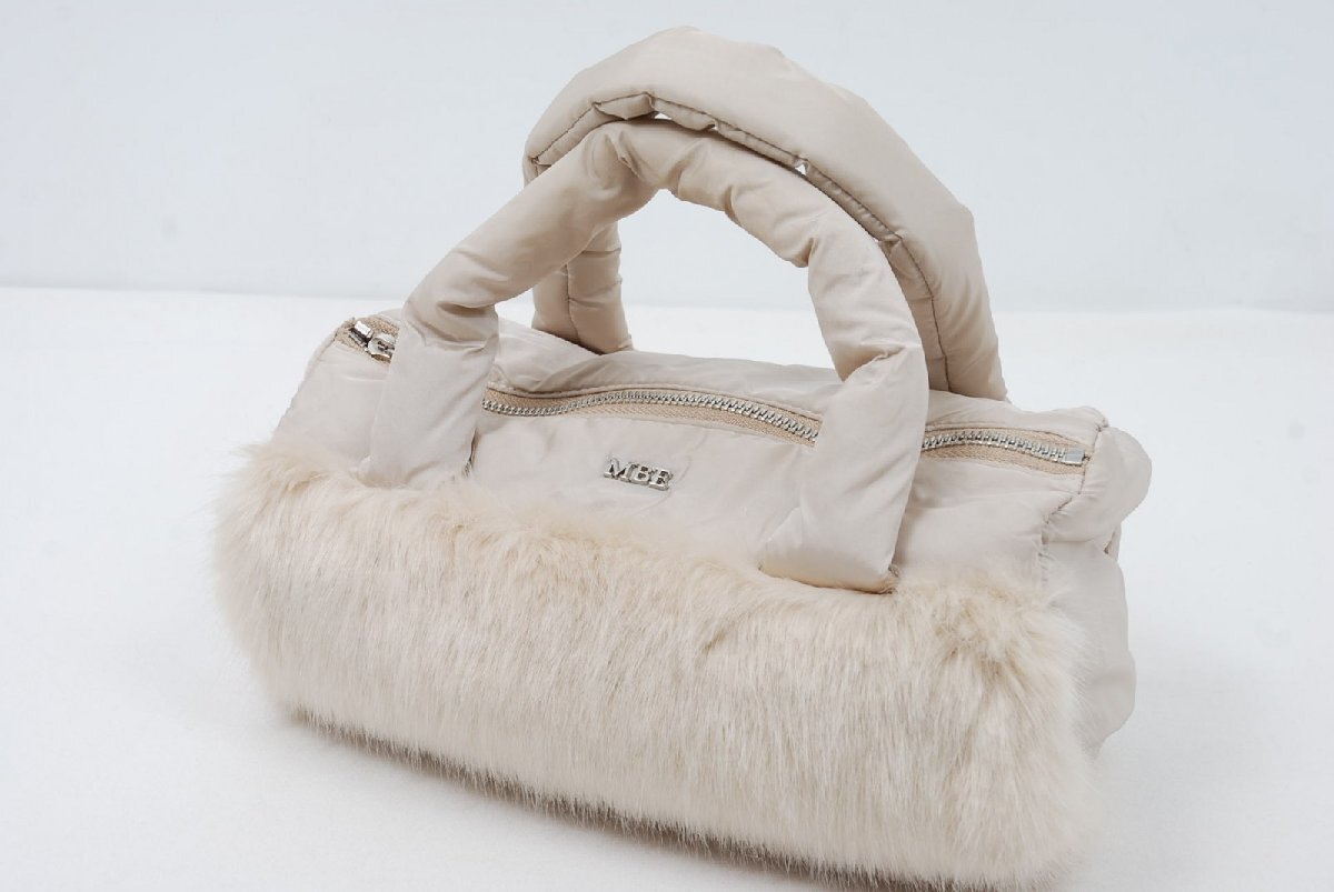 coco 中古【値下げ】 マスターバニーエディション カートバッグ ベージュ ハンドウォーマー付き ファー レターパックプラス発送可 73902拍卖