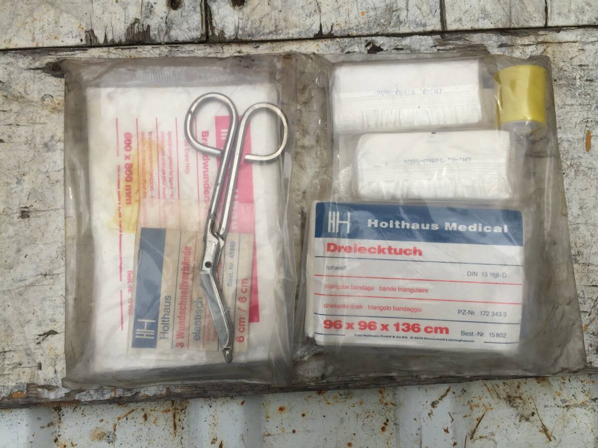 BMWバイク車両より取り外し応急セット拍卖