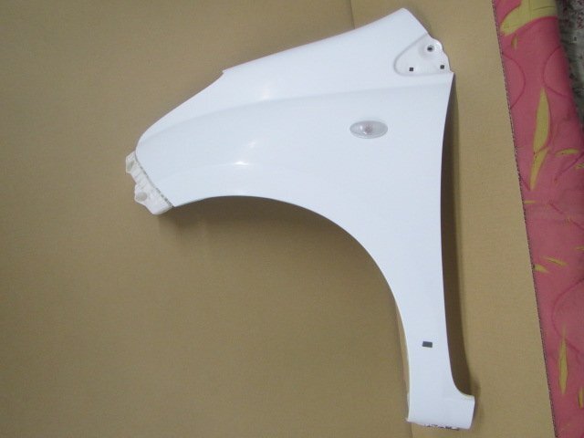 【個人宅配送不可】スズキ アルト HA35S H26年式 ■左フェンダーパネル ■26U/ホワイト 中古 ★213463拍卖