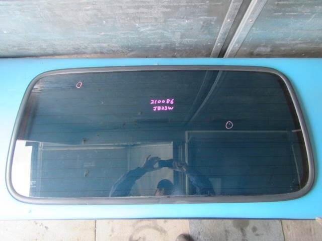【個人宅配送不可】スズキ ジムニー JB23W H11年式 ■バックドアガラス 中古 ★210086拍卖