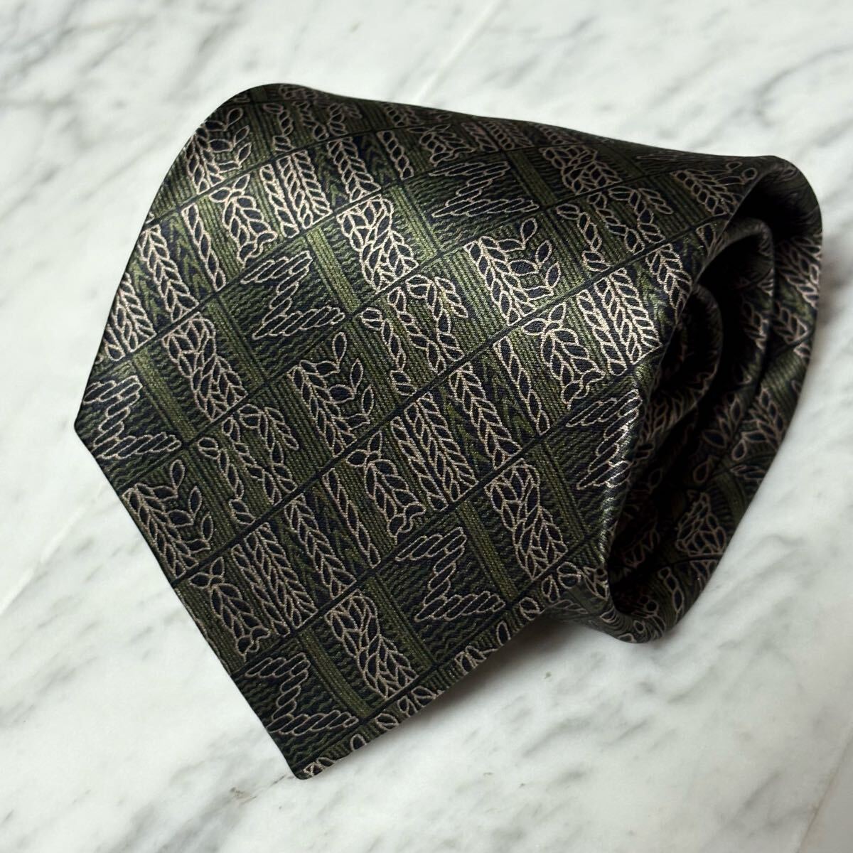 【未使用】 999円~ Nina Ricci ネクタイ グリーン系 光沢 (GREEN B6)拍卖