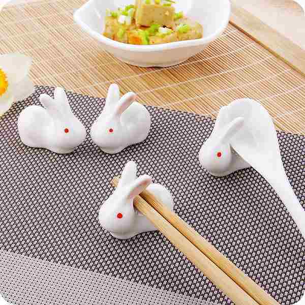 「a8h-a2」 うさぎ 箸置き 2点セット かわいい 和 食器 インテリア 箸おき 卓上小物拍卖