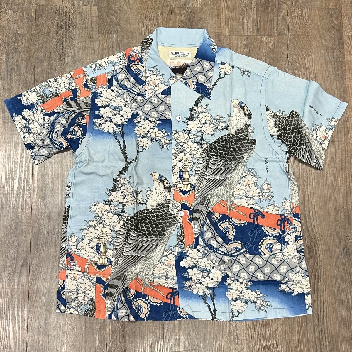 サンサーフ 葛飾北斎 スペシャル 花鳥画 アロハシャツ アメカジ 桜花に鷹図 ハワイアン SS39327 ブルー M トップス拍卖