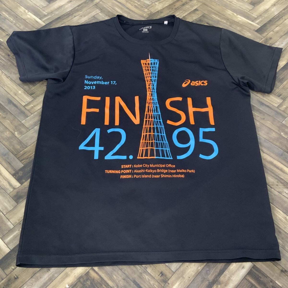QS437 asics アシックス 半袖Tシャツ スポーツウェア フルマラソン 42.195㎞ ブラック メンズL拍卖