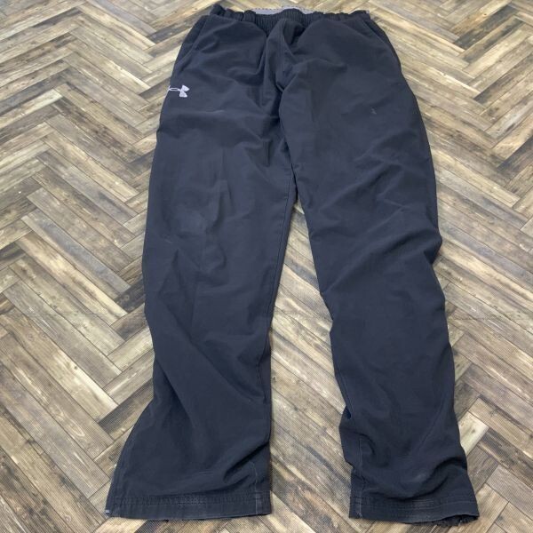 QS811 アンダーアーマー ロングパンツ スポーツウェア ブラック メンズS 足元チャック壊れてる拍卖