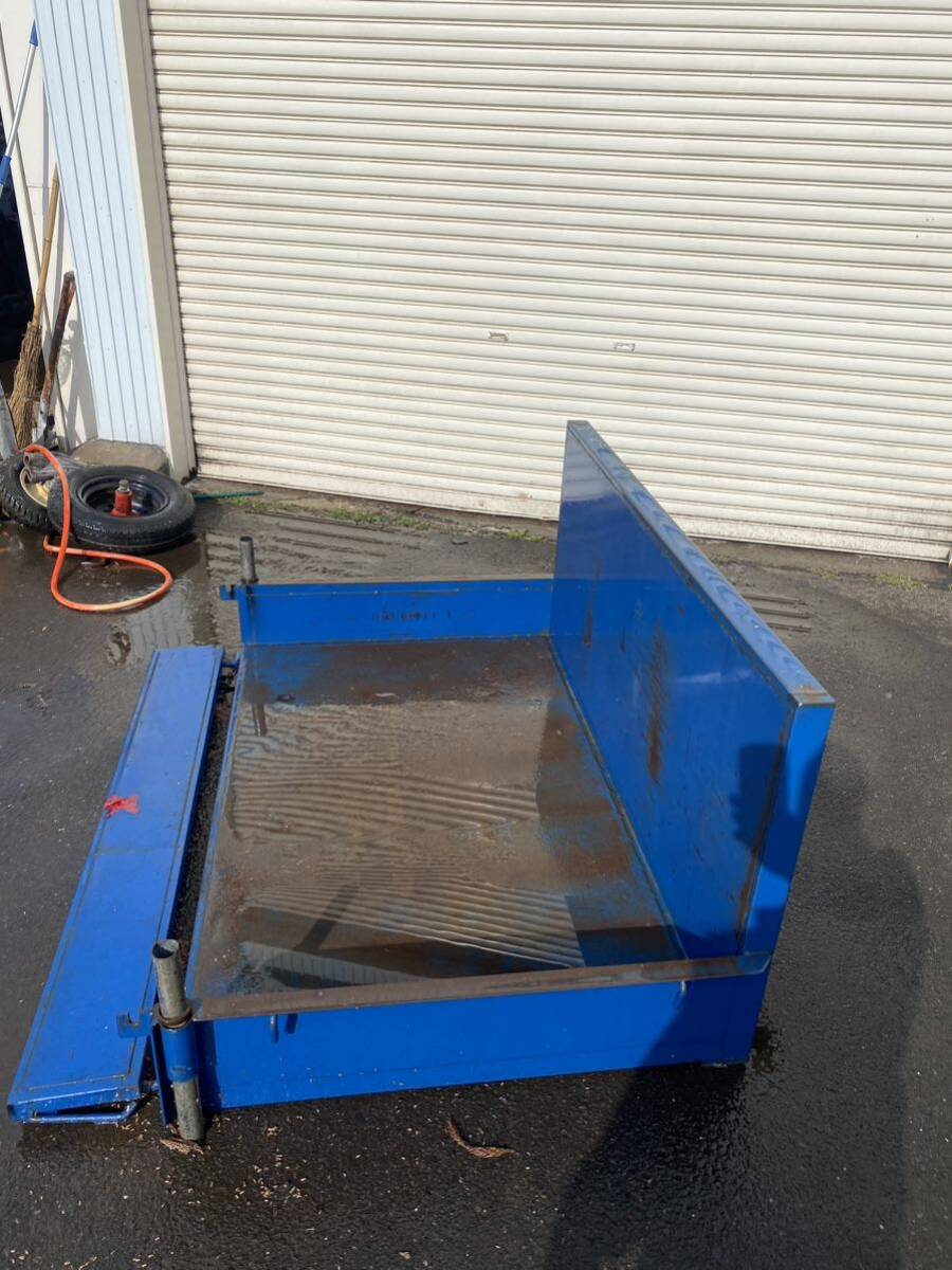 青森十和田市 整地キャリア 中古 運搬 除雪 堆肥 排土 盛土 トラクター 倉庫保管 中古 引き取り限定 西濃運送へ配送は送料着払い拍卖