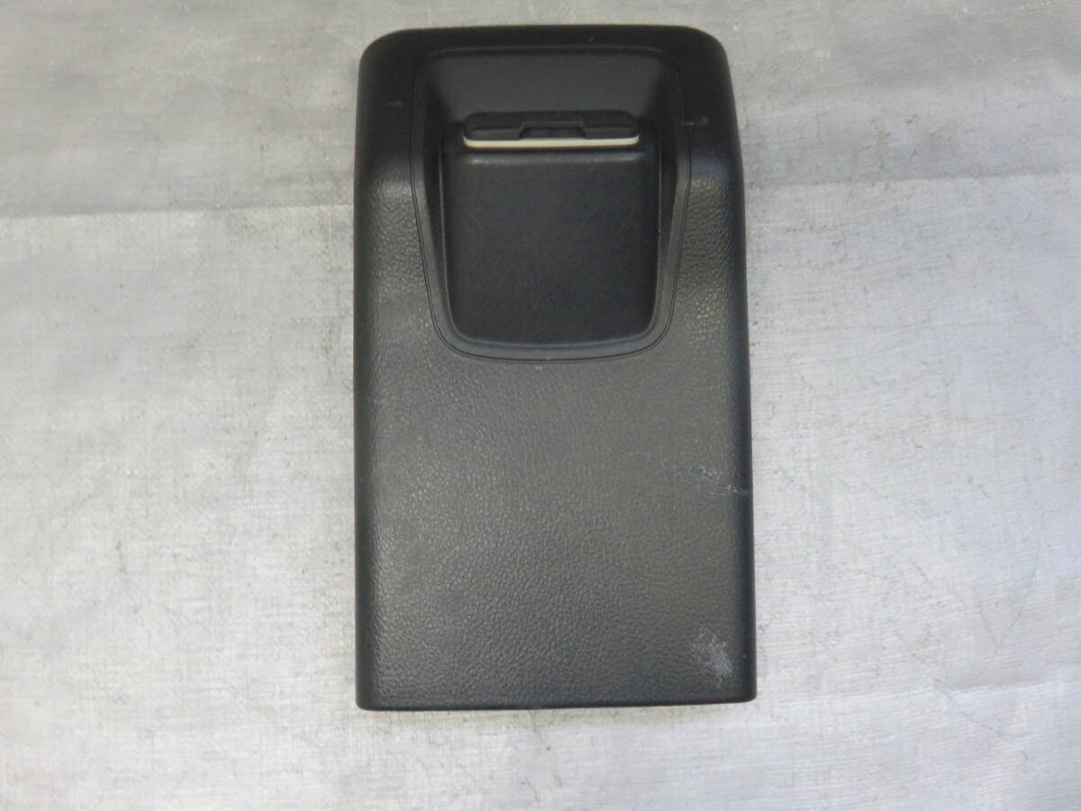 ★STD5622/スバル VM4 VMG レヴォーグ 純正 センターコンソール 背面カバー 後部座席 後席 USBポート拍卖