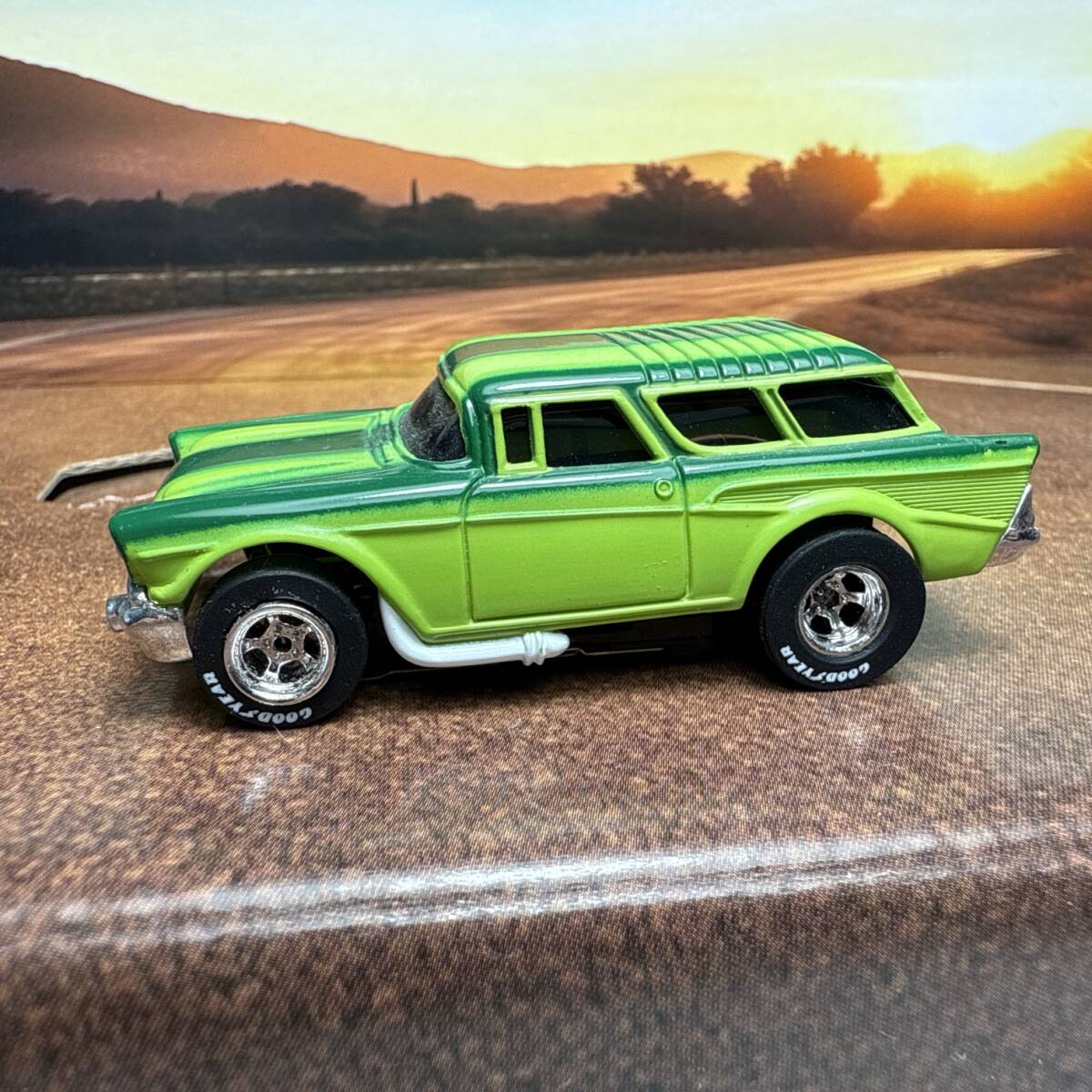 Johnny Lightning / Auto World X-Traction ☆57 Chevy Nomad 激レアカラー復刻車☆シャシーカスタムホイール・タイヤ☆HOスロットカー拍卖