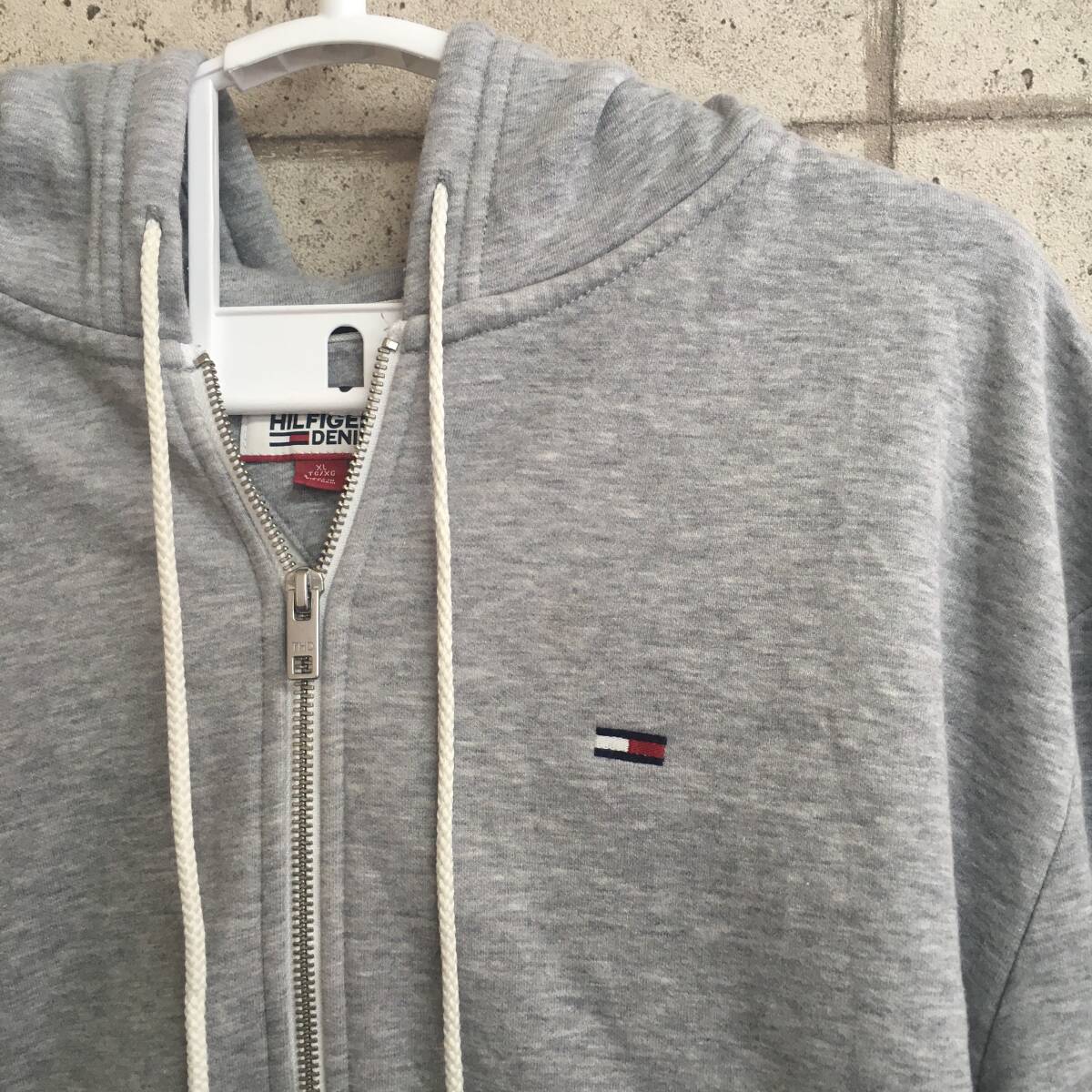 中古 アメリカ古着 TOMMY HILFIGER トミー ヒルフィガー パーカー スウエット トレーナー メンズ XLサイズ 2L LL 灰色 グレー ビンテージ 拍卖