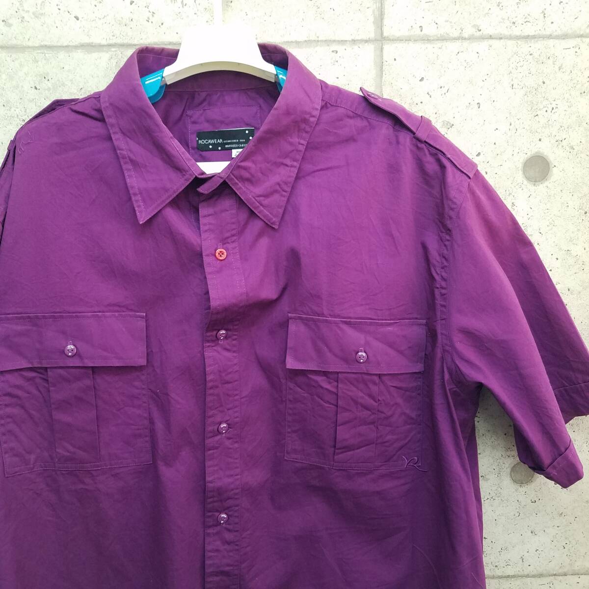 中古 アメリカ古着 ROCAWEAR ロカウェア 半袖シャツ メンズ 2X-LARGE 3L 赤紫 ワインレッド 無地 カジュアル おしゃれ 送料無料 拍卖