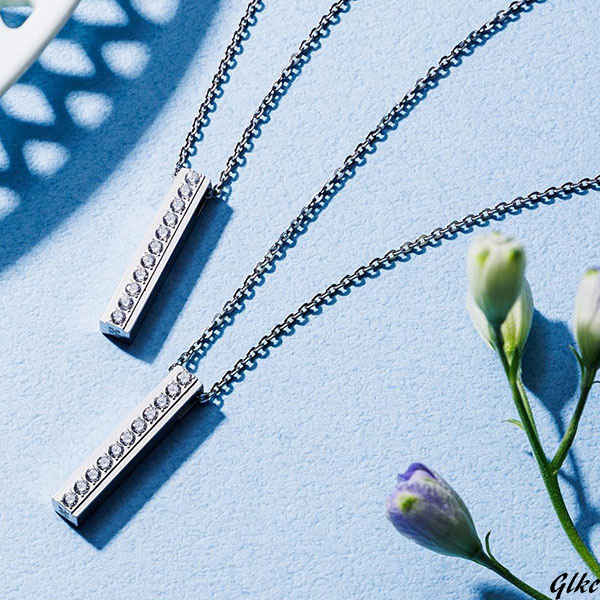 【トップにはキュービックジルコニアを使用し、高級感をプラス】 ペアネックレス ステンレス つけっぱなし アレルギー対応 カップル ギフト拍卖